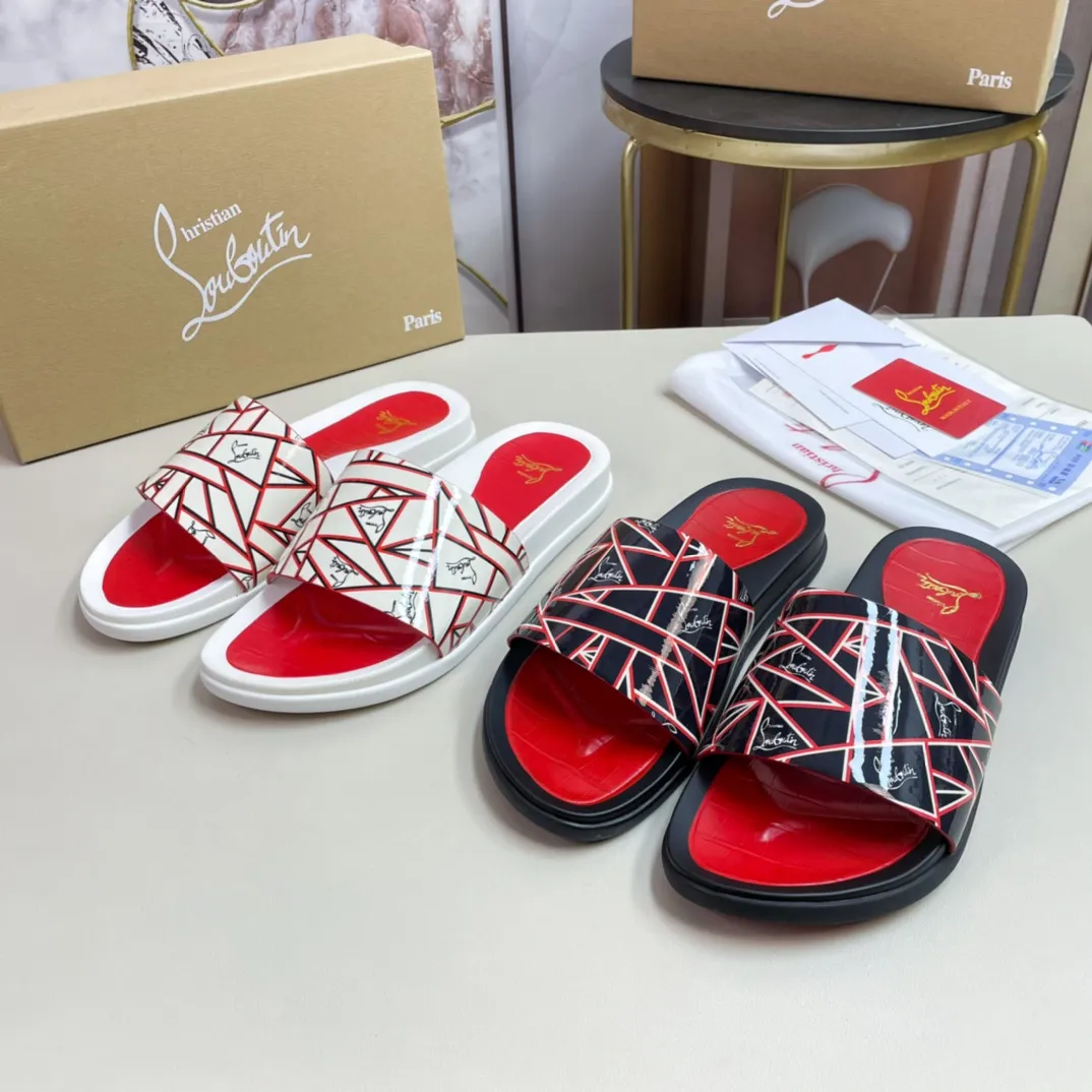 [CL red sole shoes] P: 300💰 size 38-45 Men's classic slippers, made on the official website 1:1, the original factory specializes in original materials ➖ OEM 3D printing pattern production ➖ Ultra-light non-slip outsole. Super fashionable and super comfortable, handsome on the feet, a must-have for men in summer! !